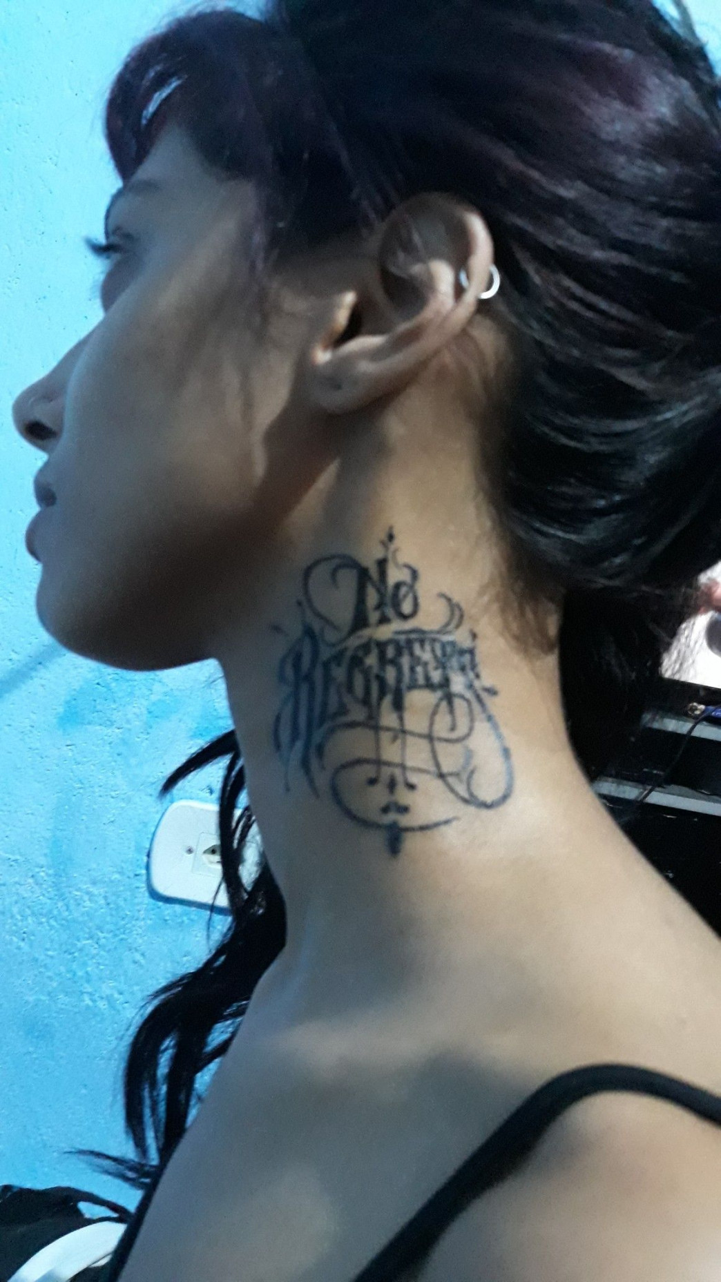 NoRegrets #pescoço #letter #escrita #semarrependimento  Tatuagem