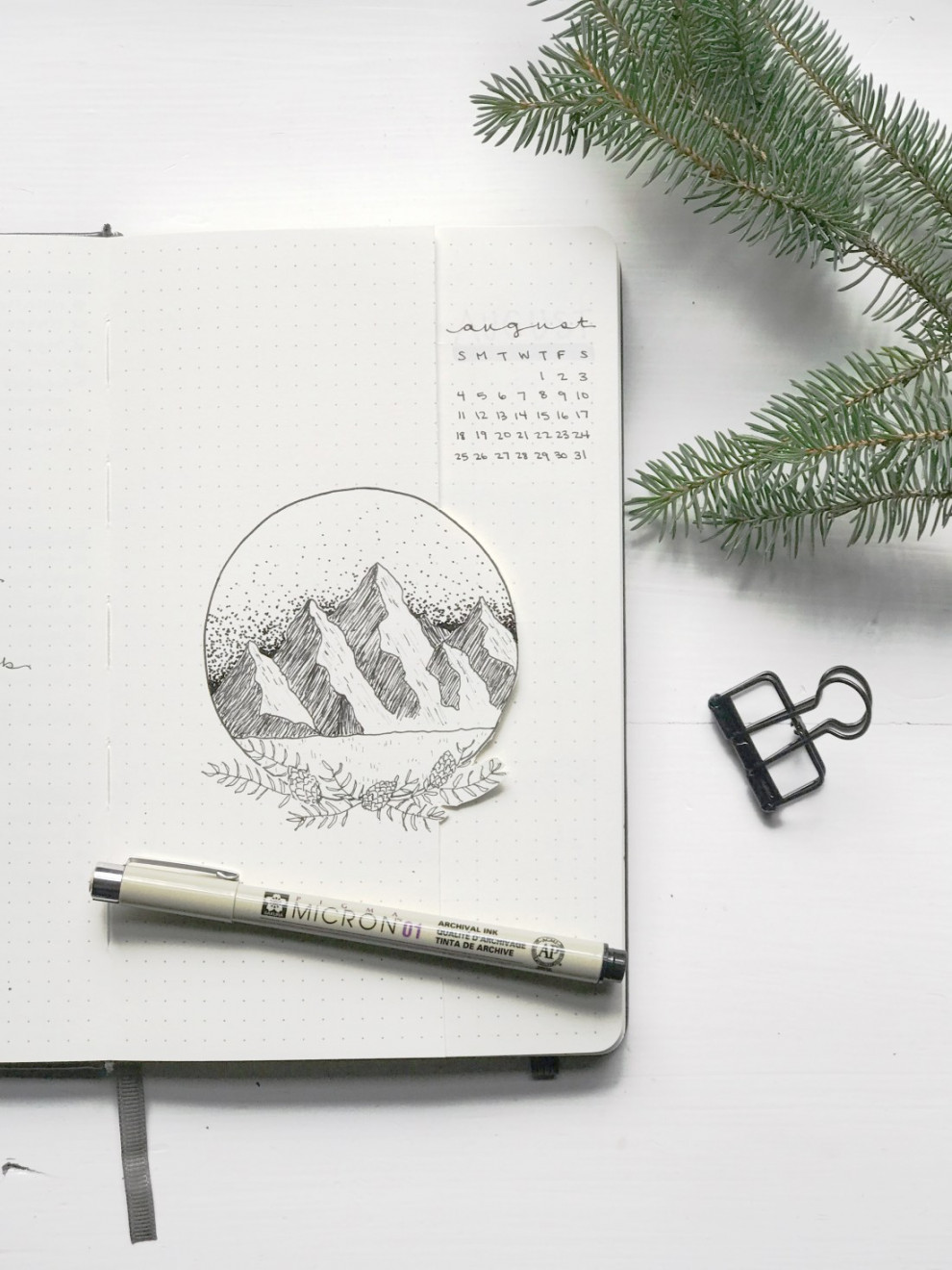 Bullet Journal August : Minimalist Mountains and Florals