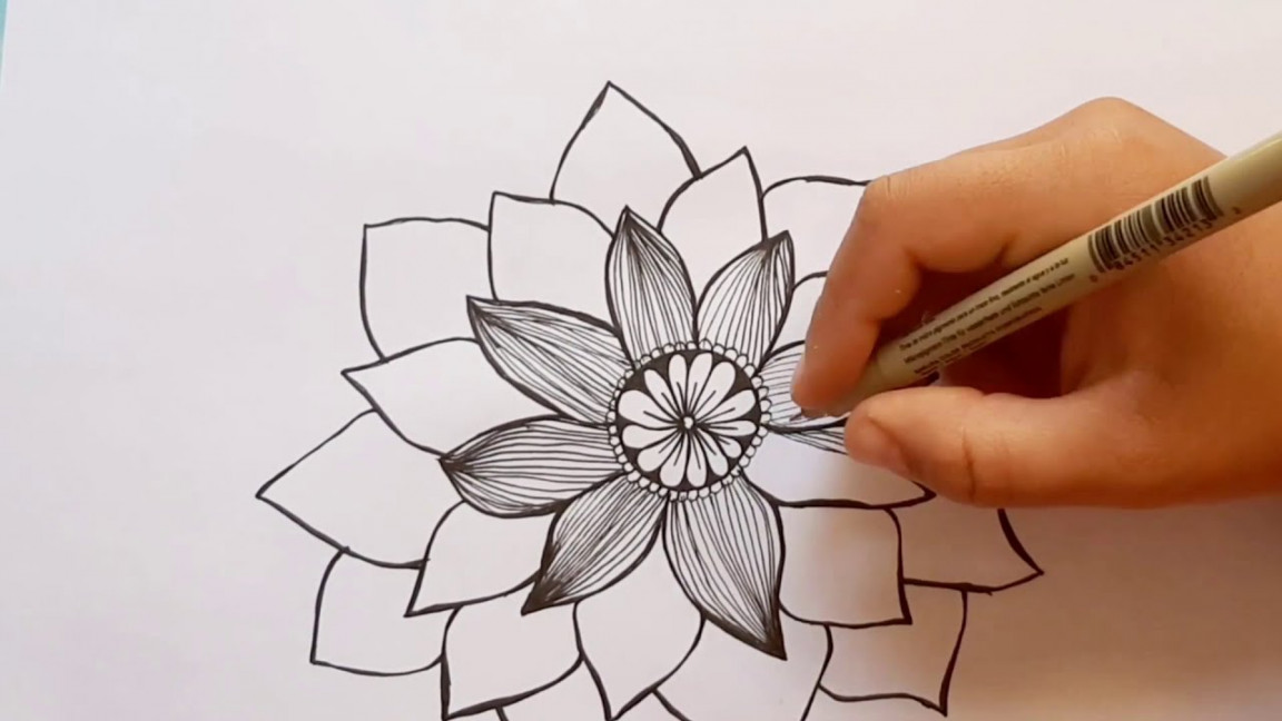 zentangle drawing flower pattern