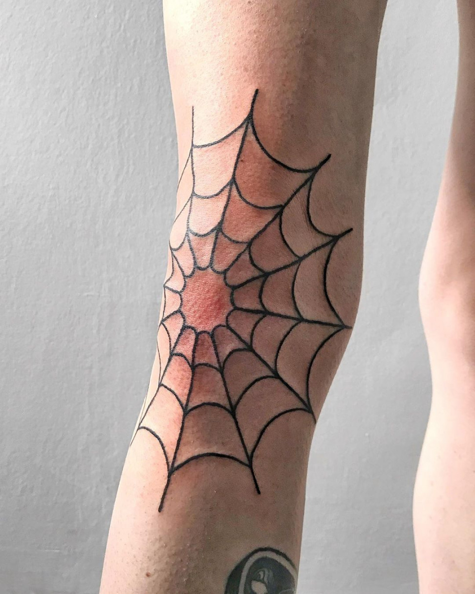 Spider web on knee, thanks again @oliviajones_ 🕸 🕸 🕸 #webtattoo